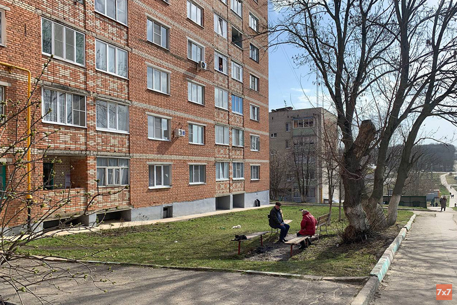 Около дома Алексея Москалёва